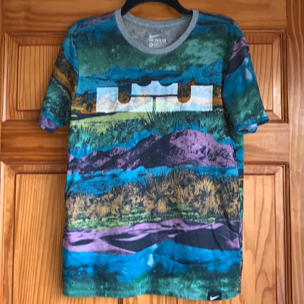 The Nike Tee Man’s M Lebron James Multicolored T-shirt